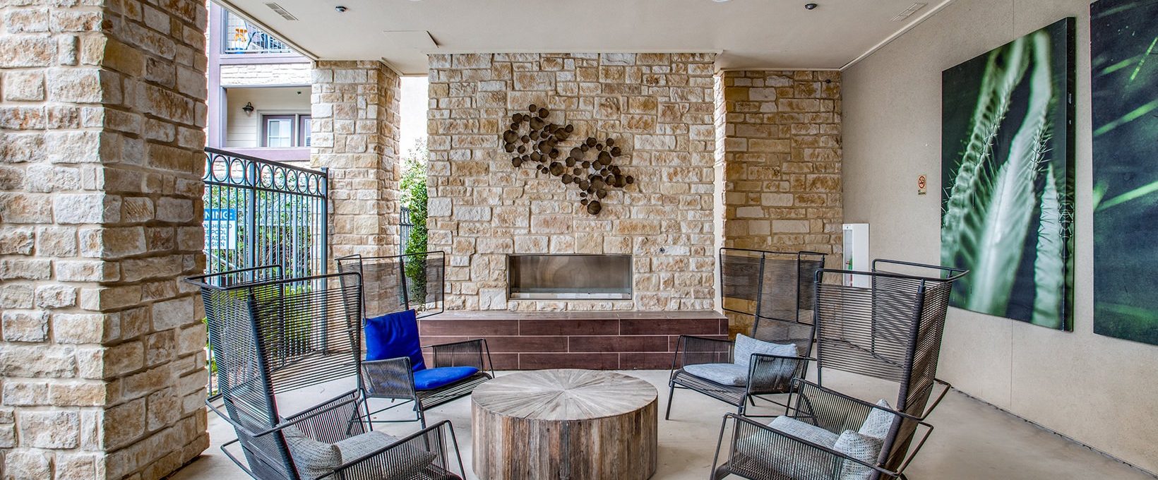 the living room at The Twin Creeks Crossing